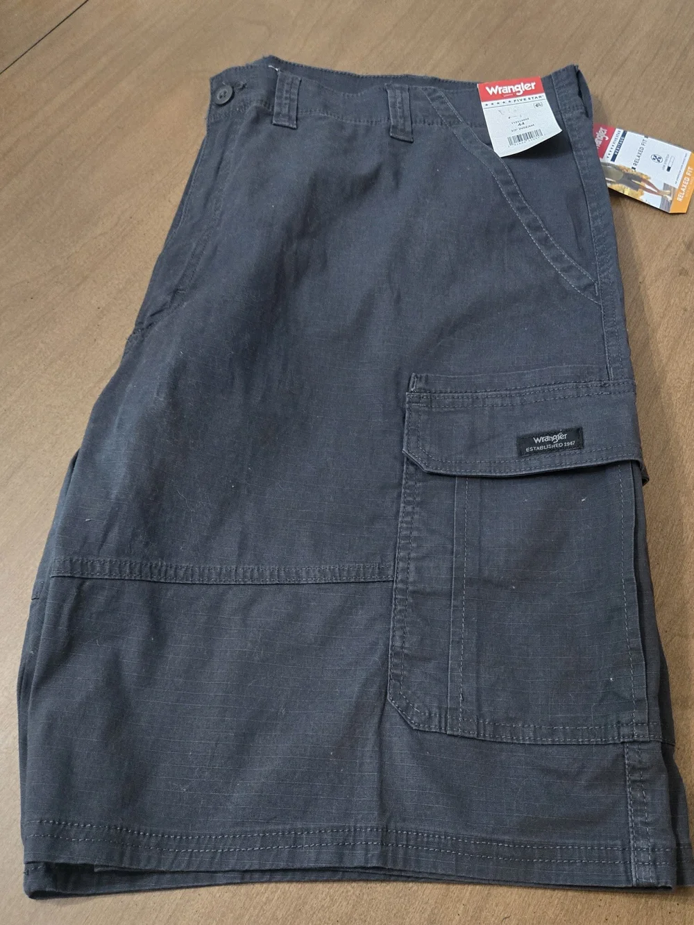 Wrangler Men's Cargo Shorts in Charcoal